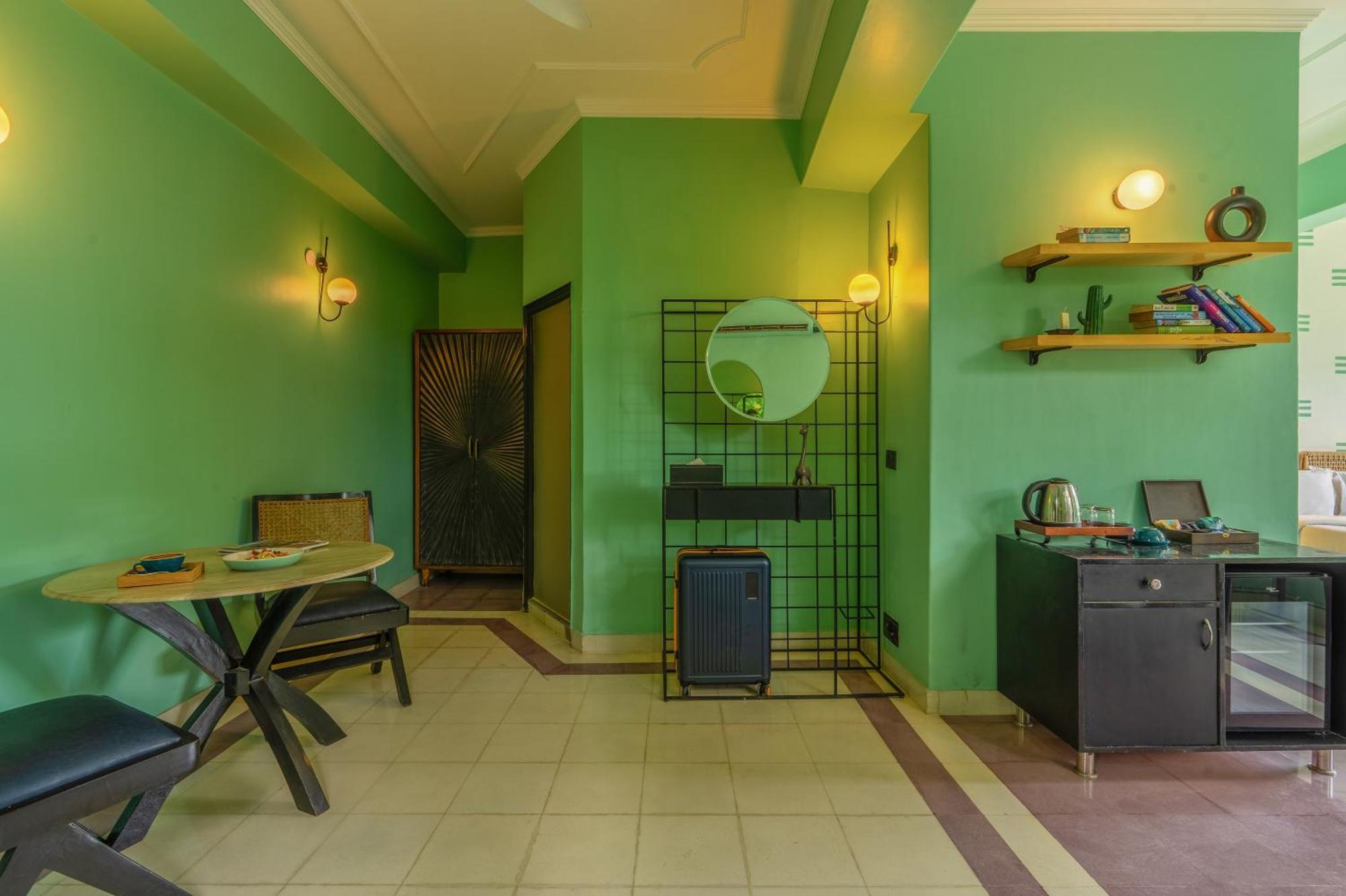 Minimalist One Hauz Khas Village Nueva Delhi Exterior foto